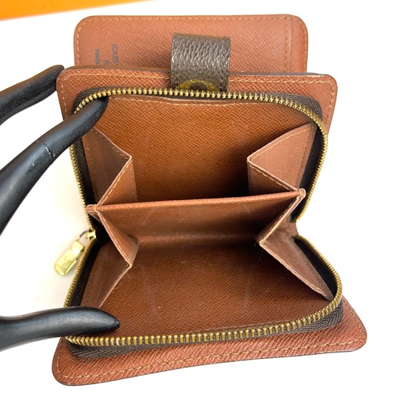 ❌SOLD❌ 💎AUTHENTIC💎 LOUIS VUITTON Monogram Compact Zip Billfold Wallet - Picture 9 of 14